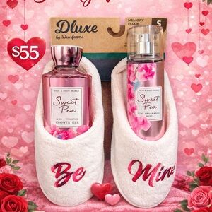 Dearfoams Sweet Pea Shower Gel & Mist with White Slippers